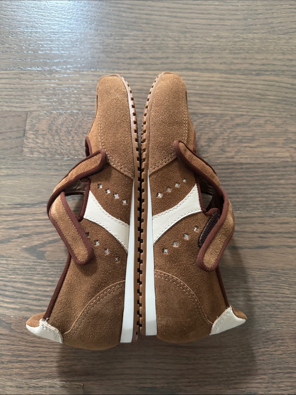 Larroude Stella ballerina Tan Sneakers new in box russet 7.5 - Picture 4 of 7